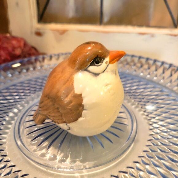 Vintage MCM Sparrow Porcelain Bird Figurine - Picture 1 of 10
